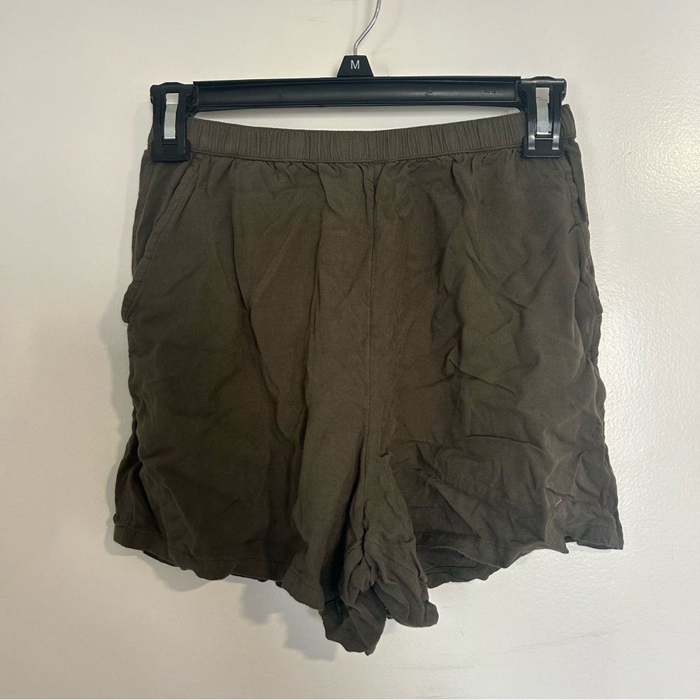 Melrose And Market Olive Green Flowy Shorts